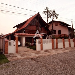 Casa de 3 quartos, 240m² no bairro Santo Antônio, em Joinville | Eu Corretor