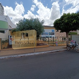 Sala Comercial de 30m² no bairro Centro, em Tupã | Eu Corretor