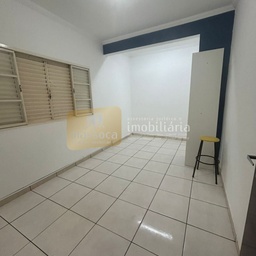 Casa no bairro Nucleo Habitacional Jardim Bandeirantes, em Pompéia | Eu Corretor
