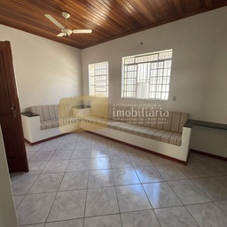 Casa de 2 quartos, no bairro Centro, em Oriente | Eu Corretor