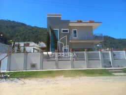 Sobrado de 3 quartos, 212m² no bairro Praia de São Miguel, em Penha | Eu Corretor