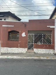 Casa de 4 quartos, 240m² no bairro CENTRO, em Campo Formoso | Eu Corretor