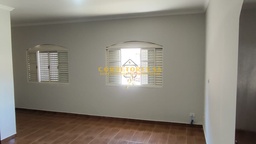 Casa de 3 quartos, no bairro Centro , em Cambuí | Eu Corretor
