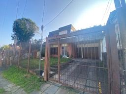 Casa de 3 quartos, 195m² no bairro Vila Assunção, em Porto Alegre | Eu Corretor
