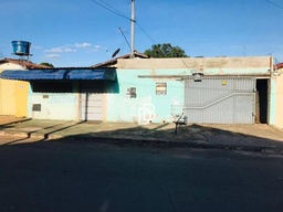 Casa de 4 quartos, no bairro Parque Santa Cecília, em Aparecida de Goiânia | Eu Corretor