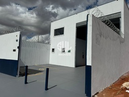 Galpão / Depósito / Armazém de 242m² no bairro Alto Umuarama, em Uberlândia | Eu Corretor