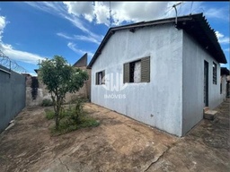 Casa de 2 quartos, no bairro Luizote de Freitas, em Uberlândia | Eu Corretor