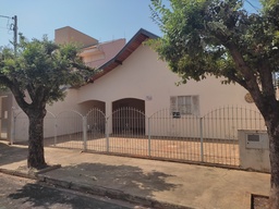 Casa de 3 quartos, no bairro Centro, em General Salgado | Eu Corretor