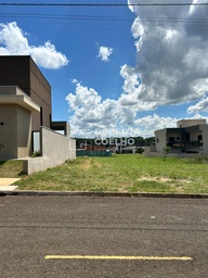 Lote/Terreno de 300m² no bairro Residencial Villa de León, em Piratininga | Eu Corretor