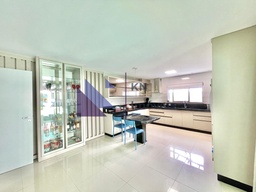 Casa de 360m² no bairro Praia dos Amores, em Balneário Camboriú | Eu Corretor