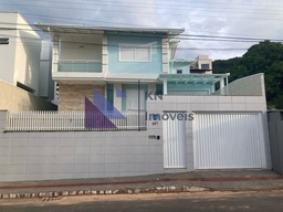 Casa de 360m² no bairro Praia dos Amores, em Balneário Camboriú | Eu Corretor