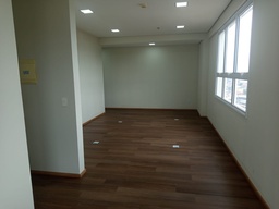 Sala Comercial de 28m² no bairro Centro, em Jacareí | Eu Corretor