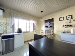 Casa de 5 quartos, no bairro Sagrada Família, em Caxias do Sul | Eu Corretor