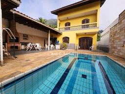 Sobrado de 4 quartos, 280m² no bairro Guaiúba, em Guarujá | Eu Corretor